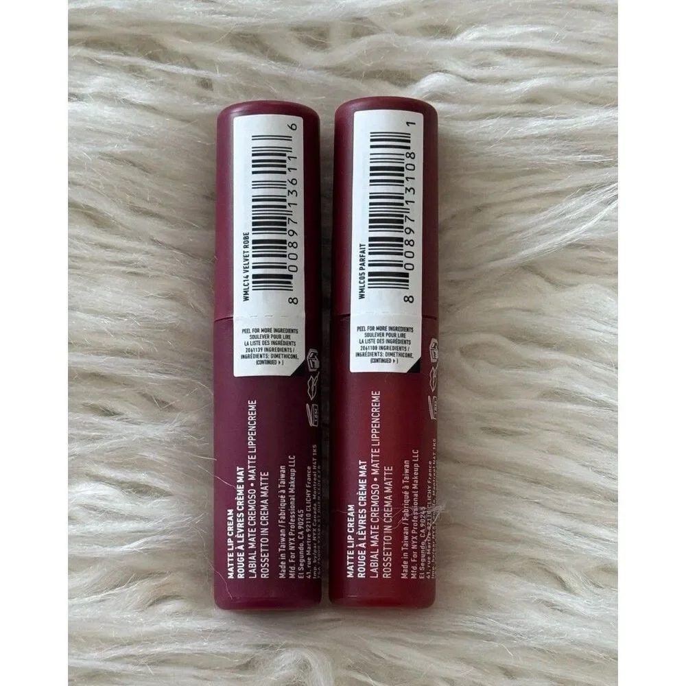 Nyx Smooth Whip Blurring Matte Lip Cream Parfait & Velvet Robe